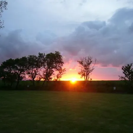 ウェイリング ホール