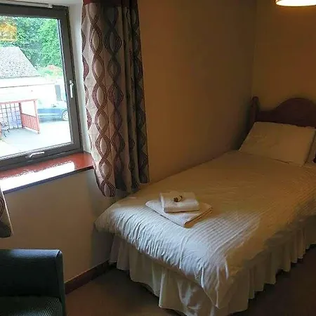 Hall מלון 3*