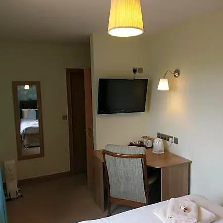 Hall מלון 3*